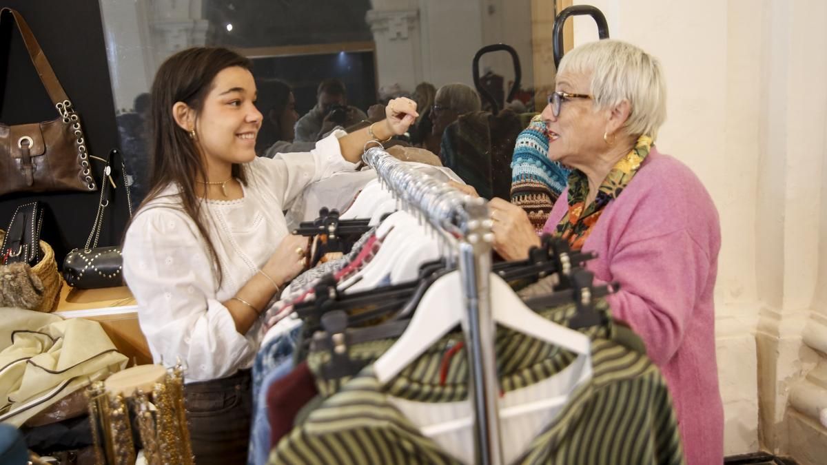 Mercadillo solidario “Ayúdanos a no olvidar” de la Asociación de Alzheimer