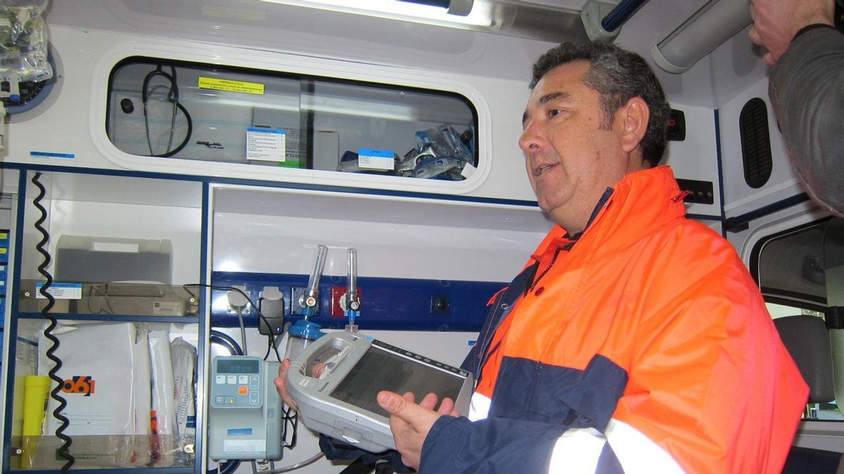 La Junta contesta al PSOE y recalca que hay una ambulancia tipo C en Puente Genil