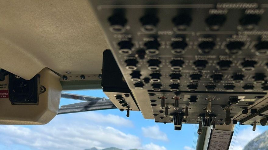 El helicóptero rescata a una senderista de Vitoria desorientada en la ruta de los Ojos del Diablo en Liendo