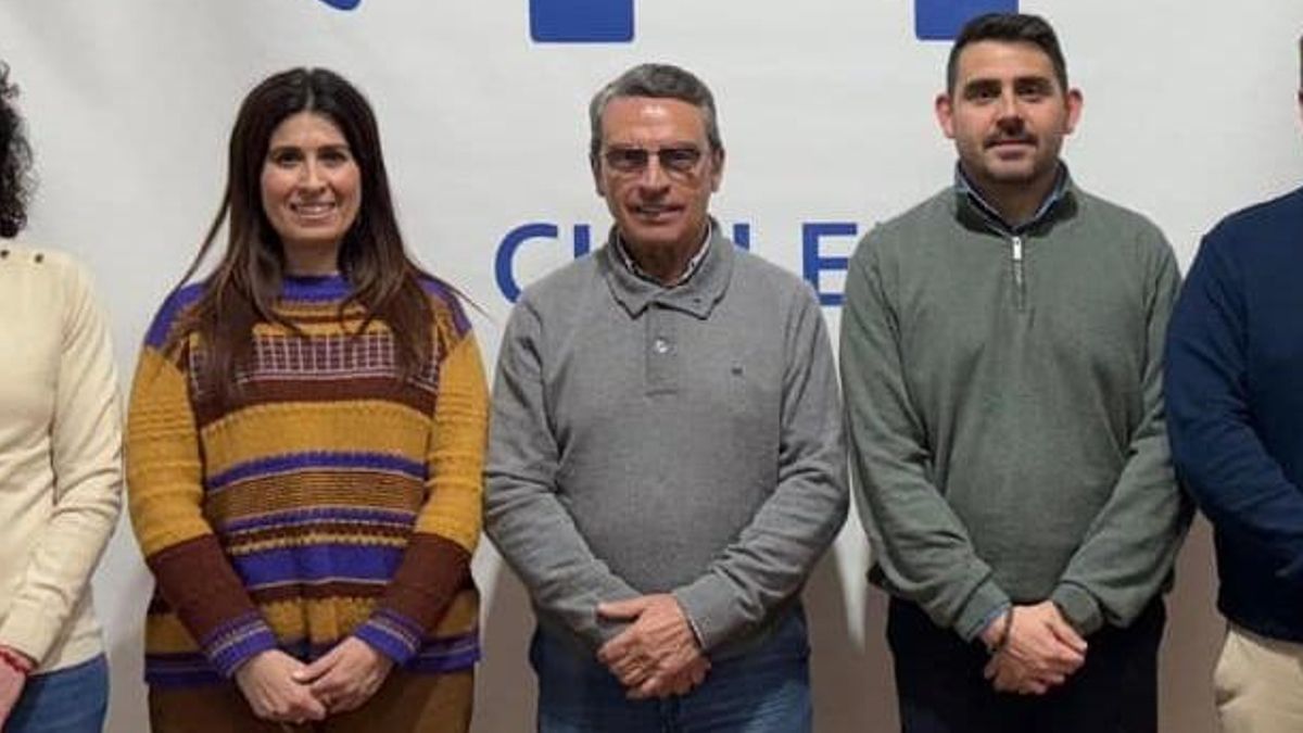 Ernesto Sanjuán, entre Gemma Part y Alan Martínez.