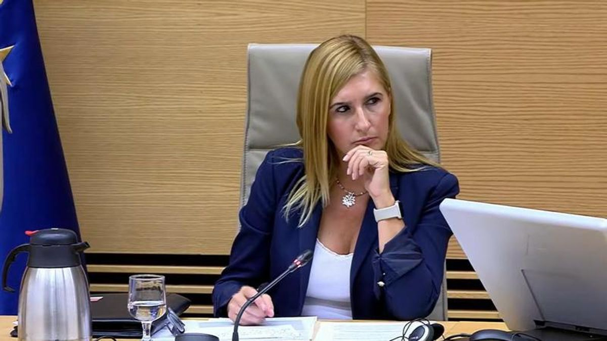 Salomé Pradas se acoge a su derecho a no declarar en la comisión de investigación de la dana en el Congreso