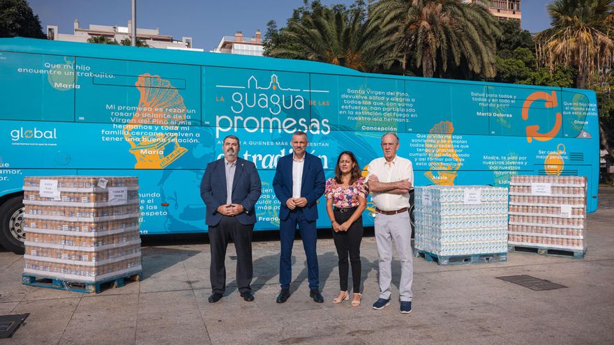 De izquierda a derecha: Daniel Sánchez, miembro del Comité provincial de Cruz Roja Las Palmas; Víctor Quintana, director general de Global; Eugenia Rocha, responsable del área de Vivienda de Cáritas; y Pedro Llorca, presidente del Banco de Alimentos de Las Palmas