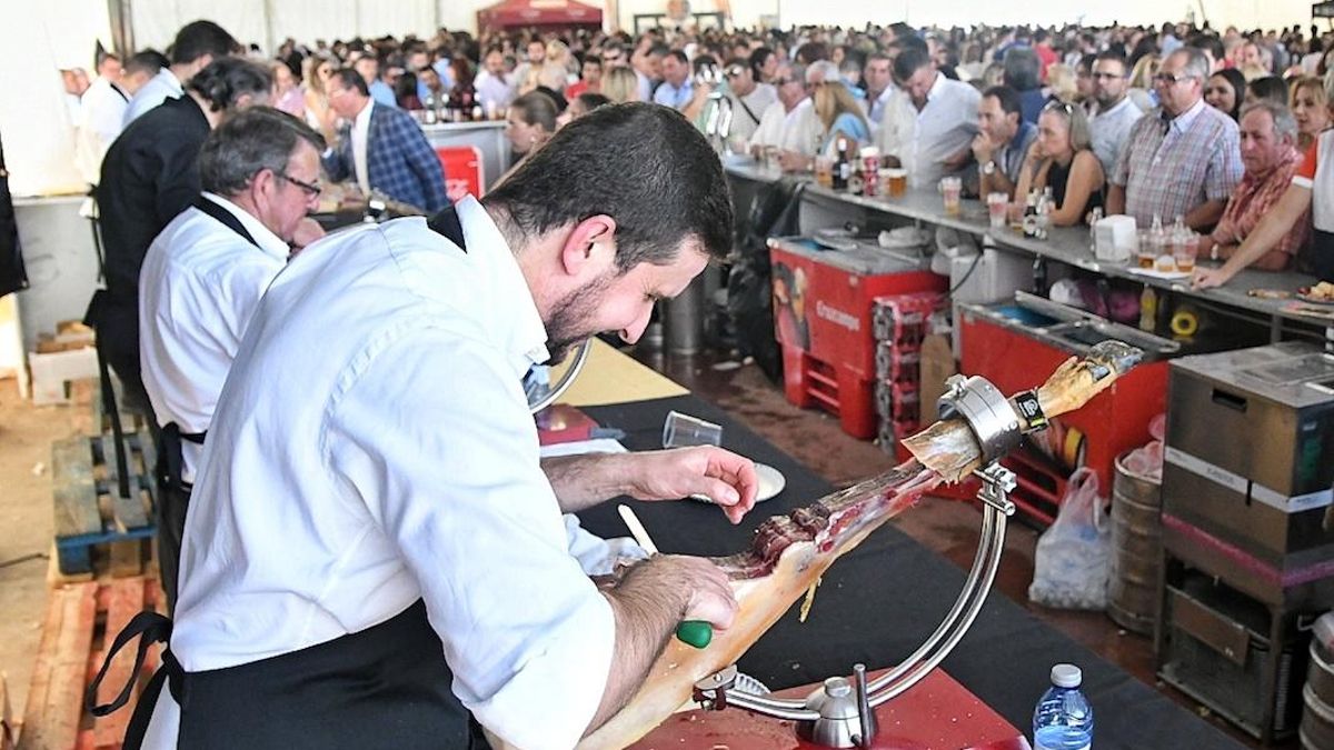 La Feria del Jamón celebra sus 25 años y reconoce la labor del Consejo Regulador de la DOP de Los Pedroches