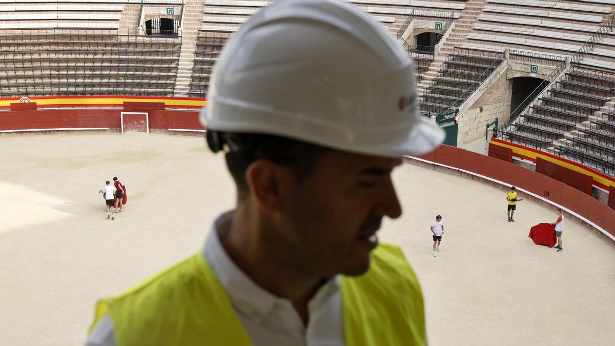 Vista general de la Plaza de Toros de València durante la visita del presidente de la Diputación de Valencia, Vicent Mompó, para conocer el estado de las obras que está realizando la corporación provincial.