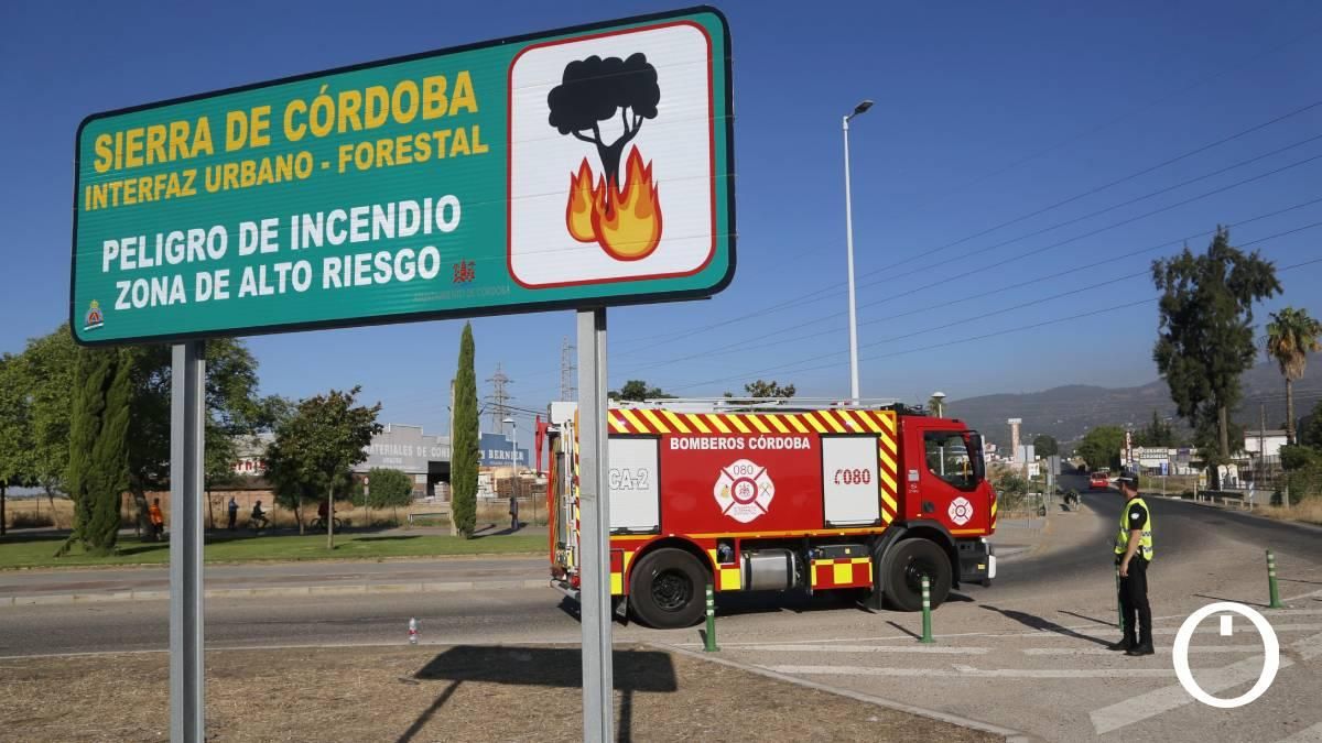 El Puesto de Mando Avanzado contra el incendio de Córdoba, en imágenes