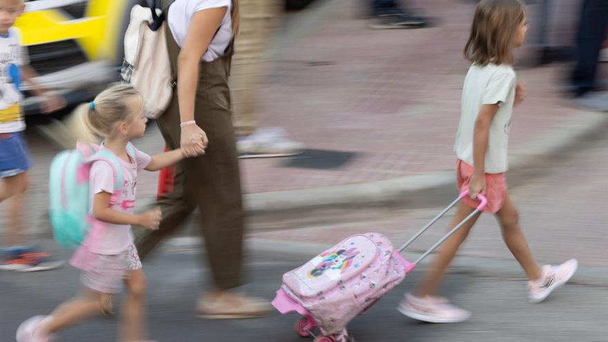 Caos en los colegios gallegos tras las órdenes tardías y contradictorias de la Xunta sobre su apertura después del apagón