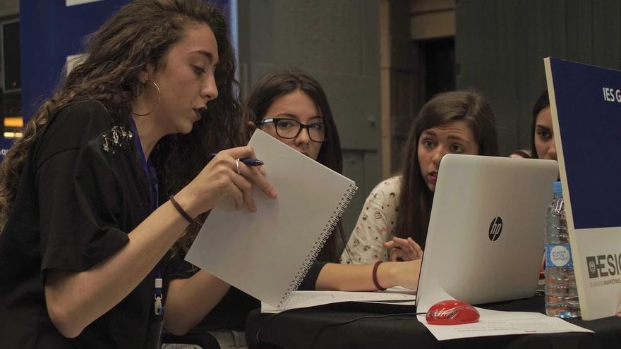 El Gobierno ayudará con 1.000 euros a los cántabros que residan fuera de España para favorecer su regreso a la comunidad