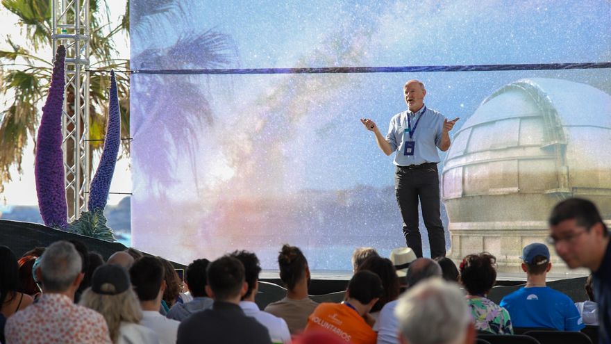 Las estrellas del Festival Starmus orbitan en La Palma bajo la sombra del volcan Tajogaite