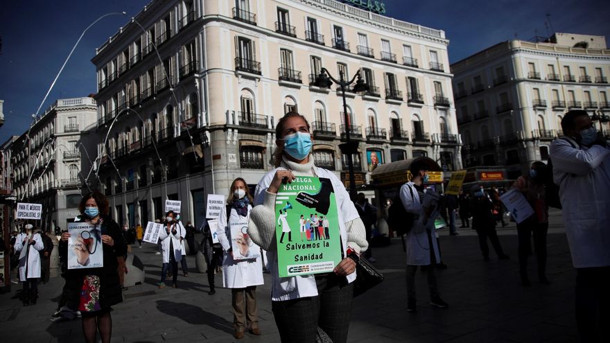 Médicos en huelga protestan por los contratos de extracomunitarios o sin MIR