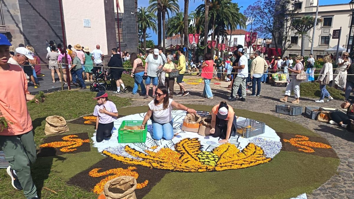 Realización de alfombras en La Orotava