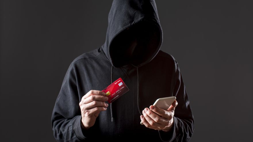 La policía alerta de las llamadas de números desconocidos y anima a usar el “método LAP” para protegernos