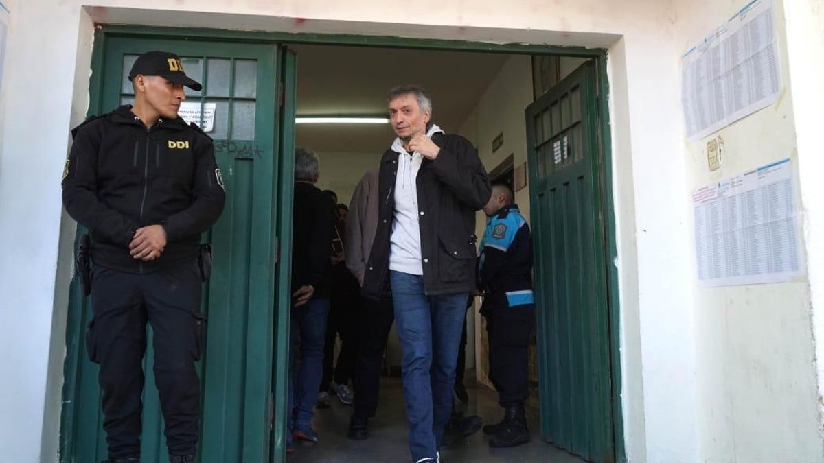 Máximo Kirchner después de votar en La Plata