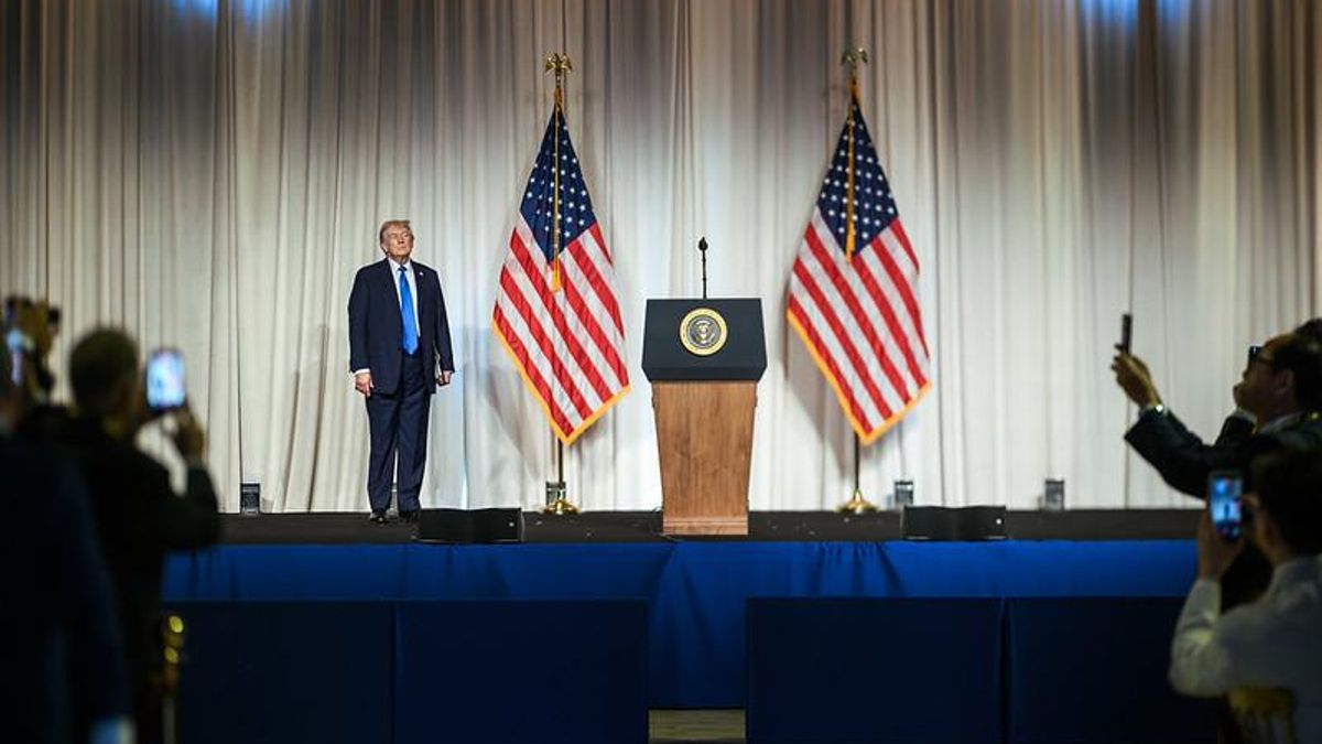 El presidente Trump pronuncia un discurso en una conferencia sobre criptomonedas celebrada en el club Mar-a-Lago, el sábado 25 de abril de 2025.
