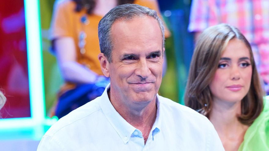 Santi Acosta encara las comparaciones entre 'De lunes a viernes' y 'Sálvame': "Todos bebemos de fuentes anteriores"