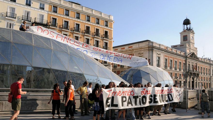 Acción en la Puerta del Sol en contra del desalojo de El Patio Maravillas, el 8 de julio de 2009