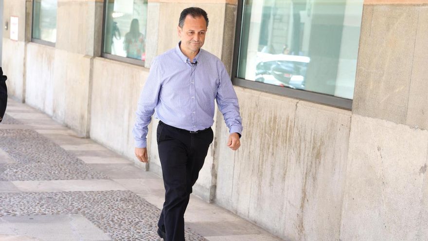 Aquí no hay quien gobierne: Formentera, la isla paralizada por un presidente rebelde contra el PP