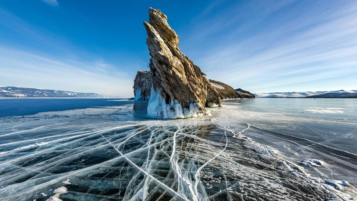 Este lago de Siberia es el más profundo del mundo y almacena cerca del 20% del agua dulce del planeta