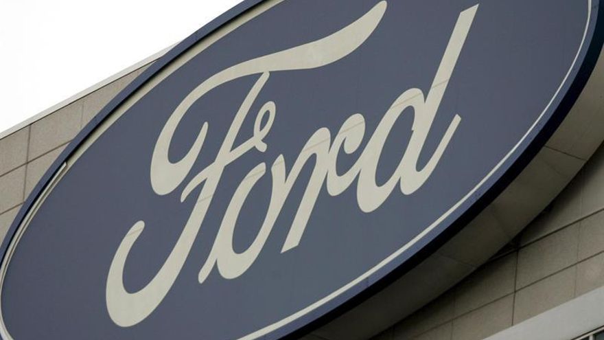 Ford y Mazda llaman a revisión 381.000 vehículos en EE.UU. para reparar el airbag