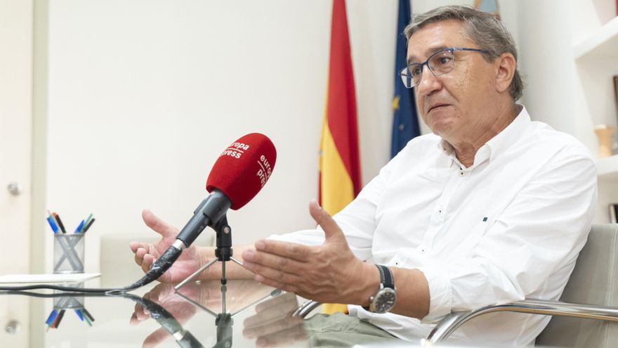 El nuevo conseller de Educación valenciano apunta a la derogación del decreto de plurilingüismo y hace guiños a la concertada