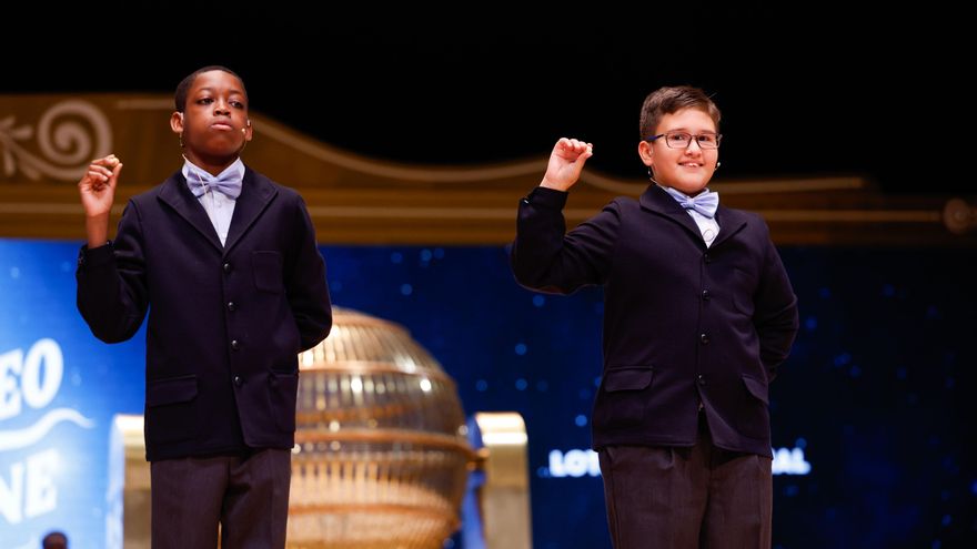 El 37.876, primer quinto cantado de la Lotería de Navidad