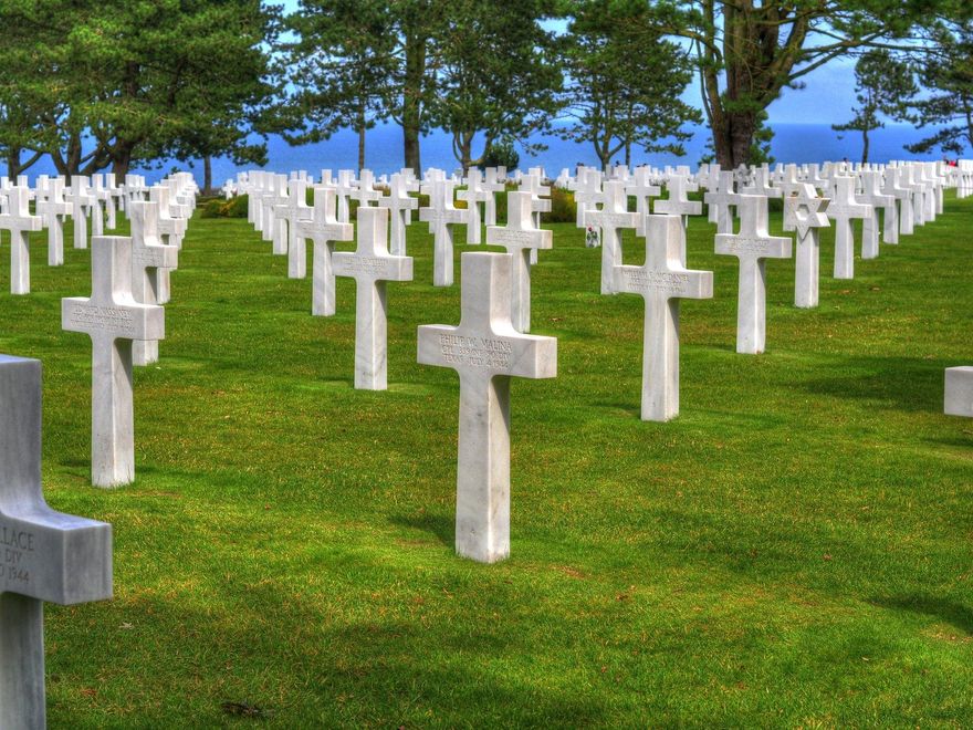 Cruces blancas en el Cementerio Norteamericano de Omaha Beach.
