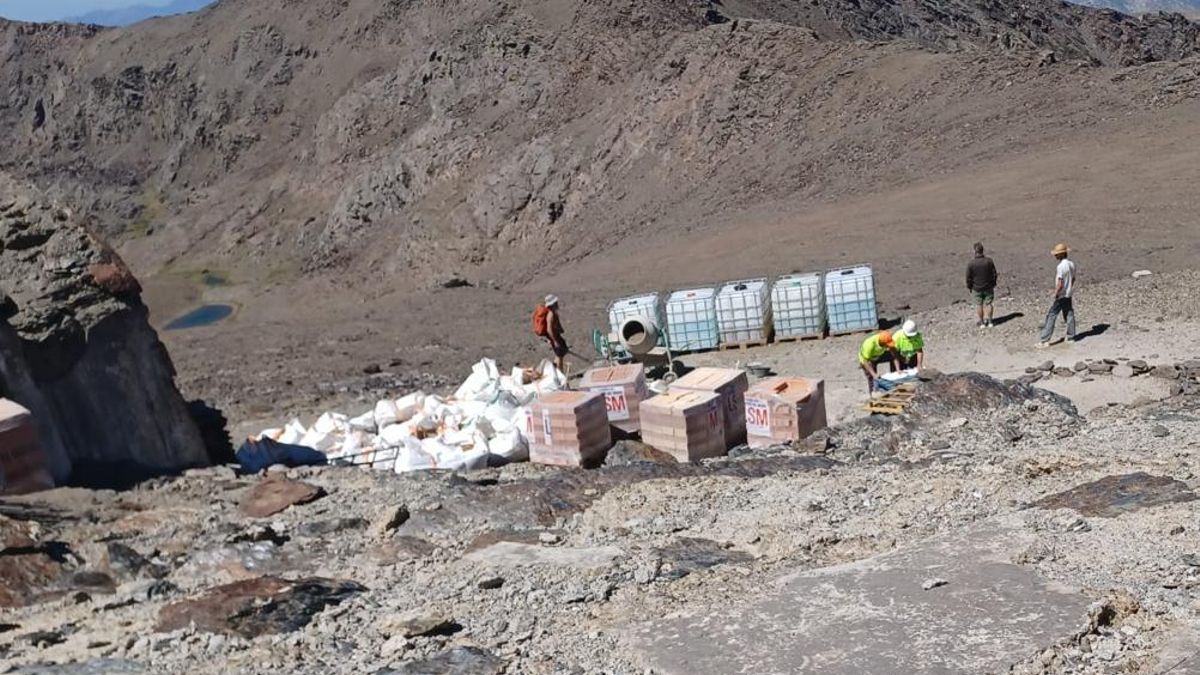 La restauración de un histórico refugio enfrenta a Sierra Nevada con ecologistas y montañeros: "Es un capricho peligroso"