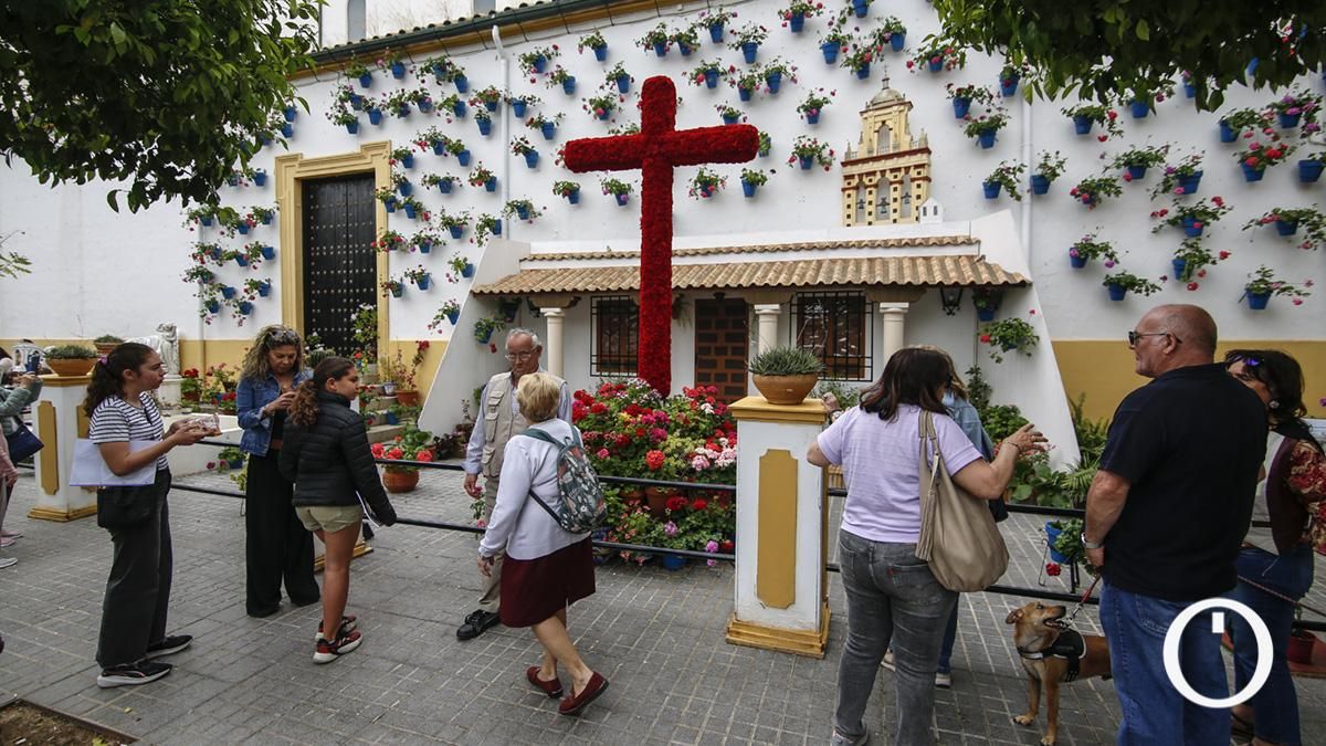 Cruz de mayo de la AVV Cañero Nuevo