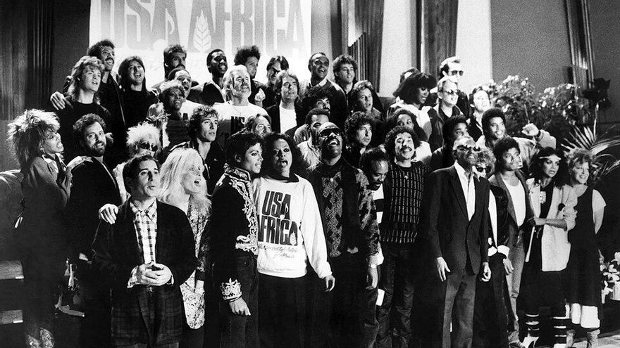 "We are the world": la historia de cómo más de 40 artistas se juntaron para cantar una canción con la que cambiar el mundo