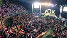 Vox se crece: el partido de ultraderecha llena Vistalegre
