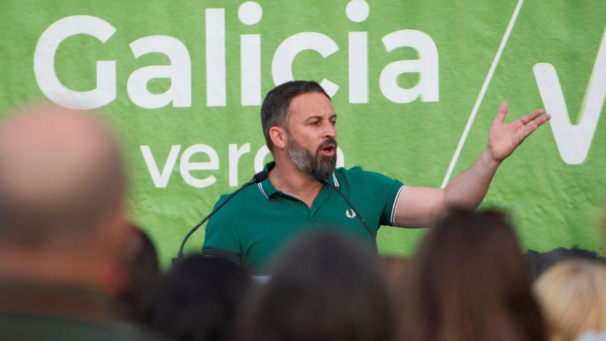 Abascal dice que Sánchez quiere convertirse en el jefe del Estado