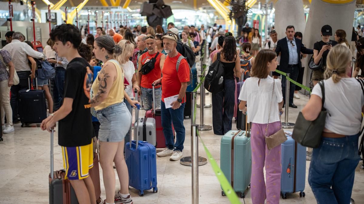 Las aerolíneas podrán seguir cobrando por el equipaje de mano con la nueva normativa europea