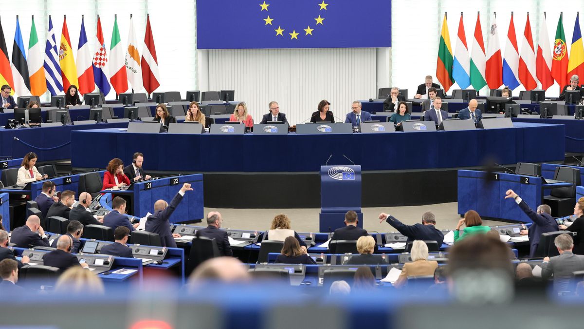 El PP vota junto a la ultraderecha en el Parlamento Europeo permitir la apertura centros de deportación de migrantes fuera de la UE