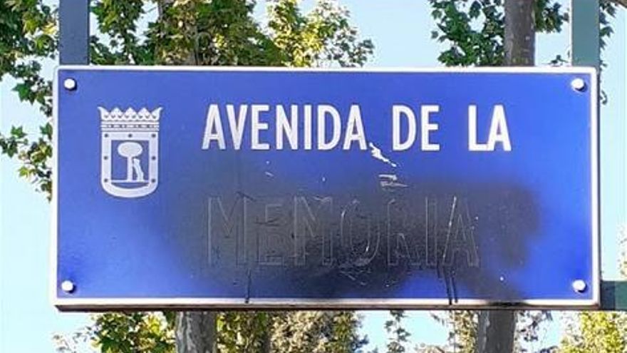 Historiadores y sociedad civil dialogan en Lavapiés sobre memoria colonial o el término Reconquista