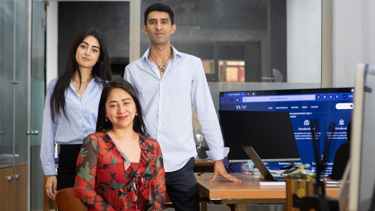 Fatouch, Mohamed y Giselle posan para elDiario.es.