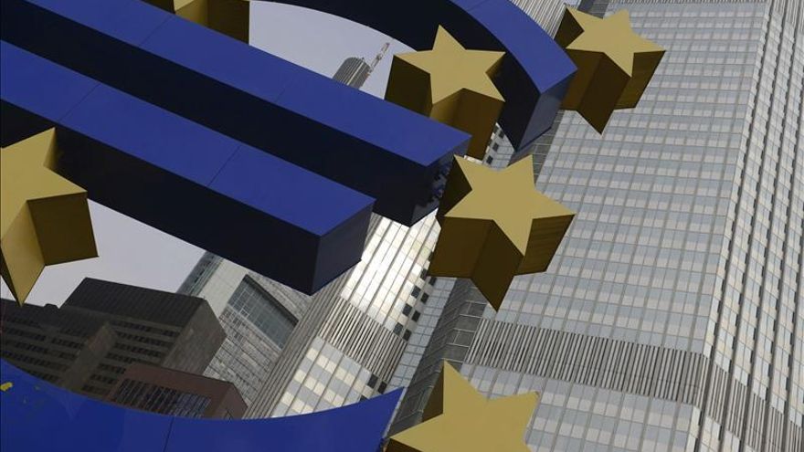 El euro se mantiene en la apertura de Fráncfort en los 1,3392 dólares
