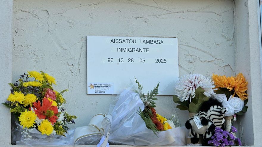 Se llamaba Aissatou y tenía cuatro años: el adiós de una madre a su hija fallecida en el cayuco volcado en El Hierro