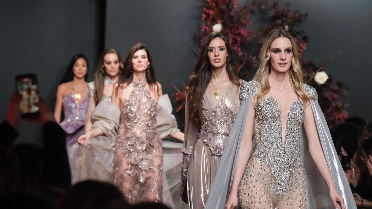 La firma palmera Diazar Atelier presenta ‘Night Lotus’ en la pasarela Atelier Couture de Madrid