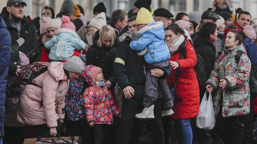 El alcalde de Kiev anuncia que se reanudan las clases de forma telemática EFE/EPA/SERGEY DOLZHENKO