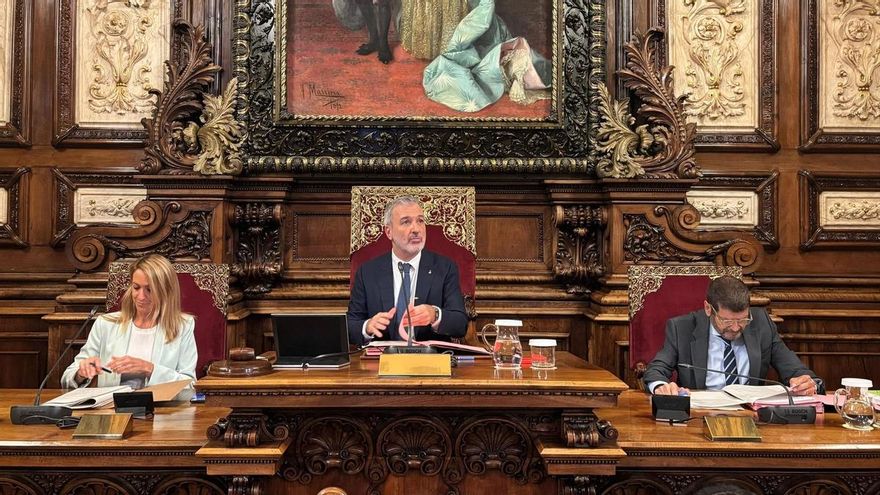 Collboni preside el pleno de septiembre de Barcelona.