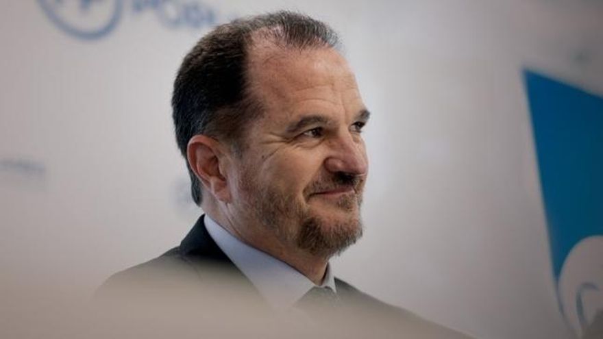 Un candidato con larga trayectoria en el PP