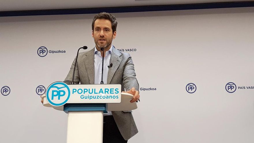 Casado agradece sus 25 años de entrega a Borja Sémper, que le responde deseándole "los mayores éxitos"