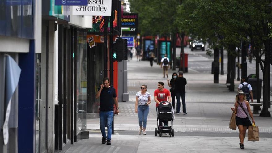 Inglaterra y Escocia inician su programa de rastreo de contagios de COVID-19