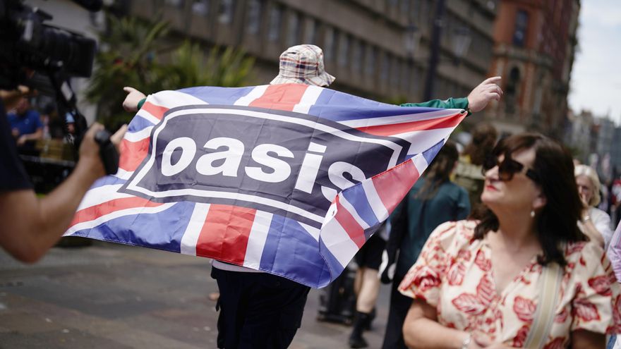 Oasis se adjudica con su gira el fenómeno fan del verano: “Es como si fuera un partido del Mundial”