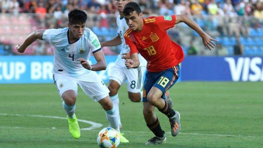 Pedri: “Escucho y aprendo de Messi”