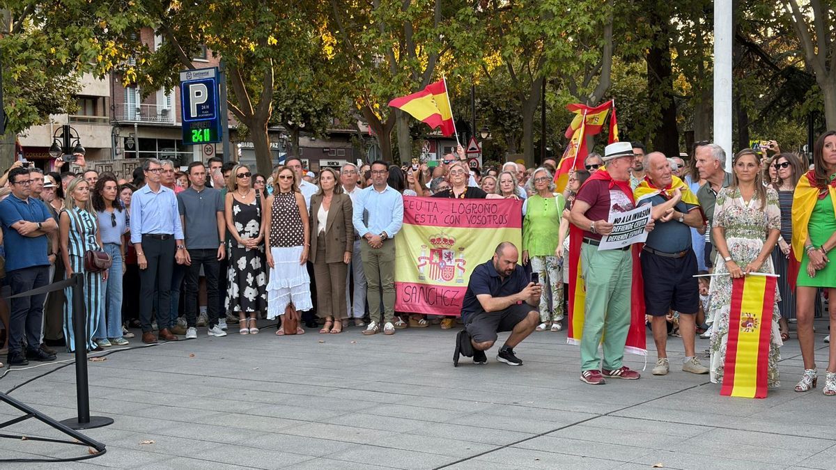 Concentración por Ceuta en Logroño con la presencia de Gonzalo Capellán y Cuca Gamarra