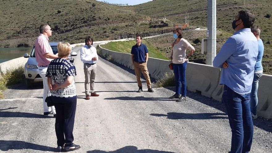 El consejero José Luis Rubio visita el sistema abastecimiento a Rincón de Olivedo tras las obras