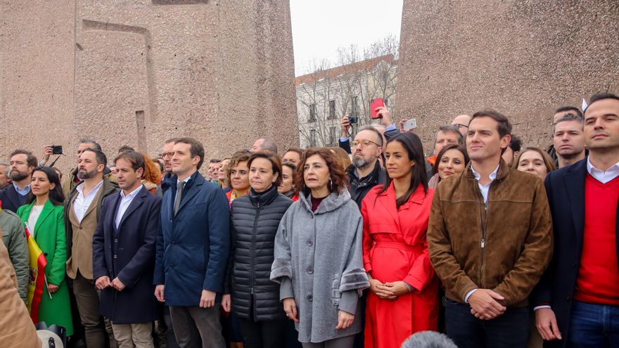 Archivo - Pablo Casado, Albert Rivera y Santiago Abascal en la concentración en la Plaza de Colón (Madrid) bajo el lema 'Por una España unida'