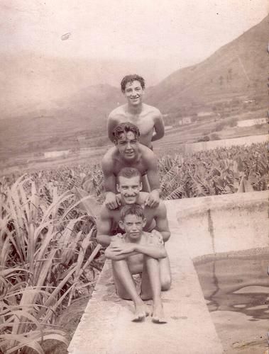 Natación de competición en Aridane 1943 (archivo particular de Ricardo García)