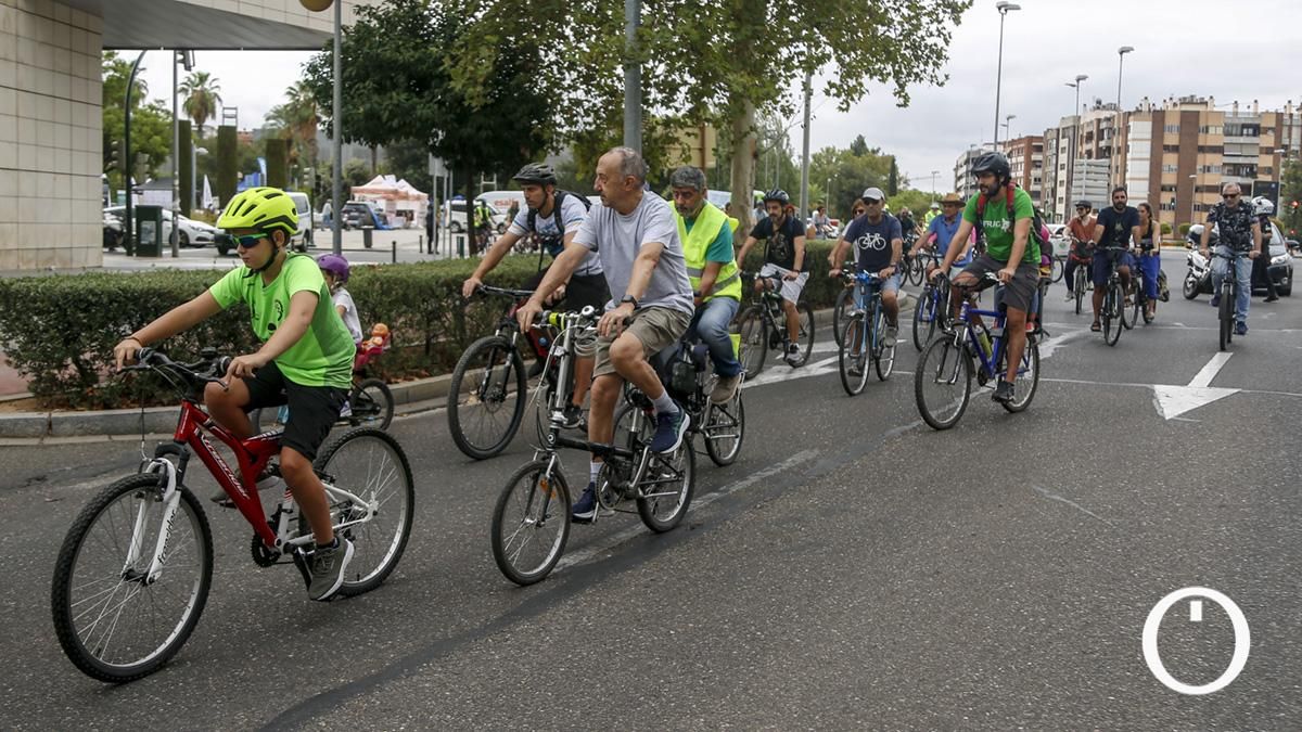 Manifestación de la Plataforma Carril Bici por una movilidad, saludable, segura y sostenible