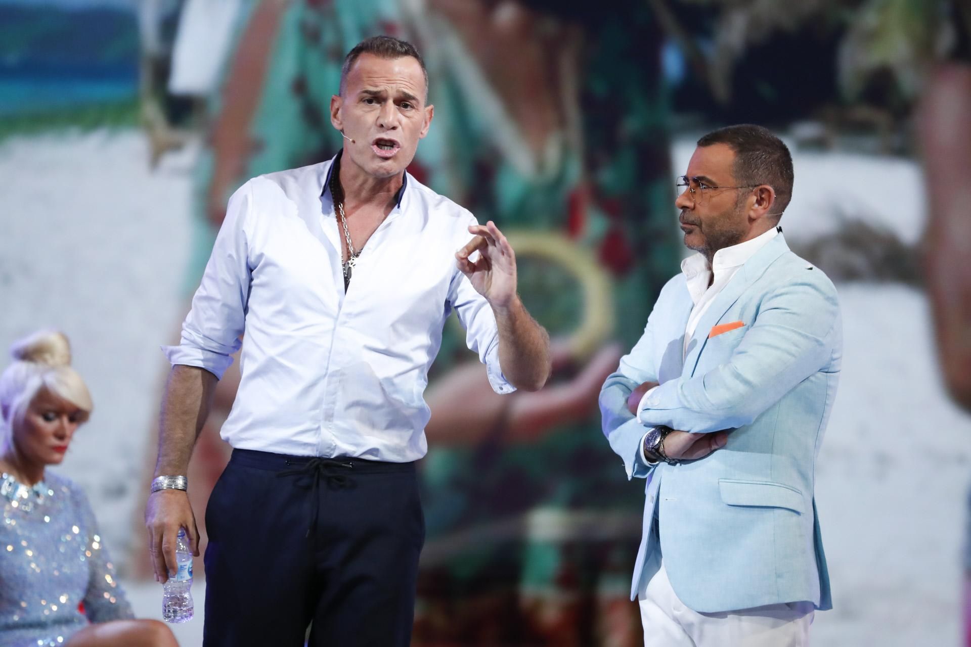 Carlos Lozano y Chelo discuten en el debate final de 'Supervivientes'